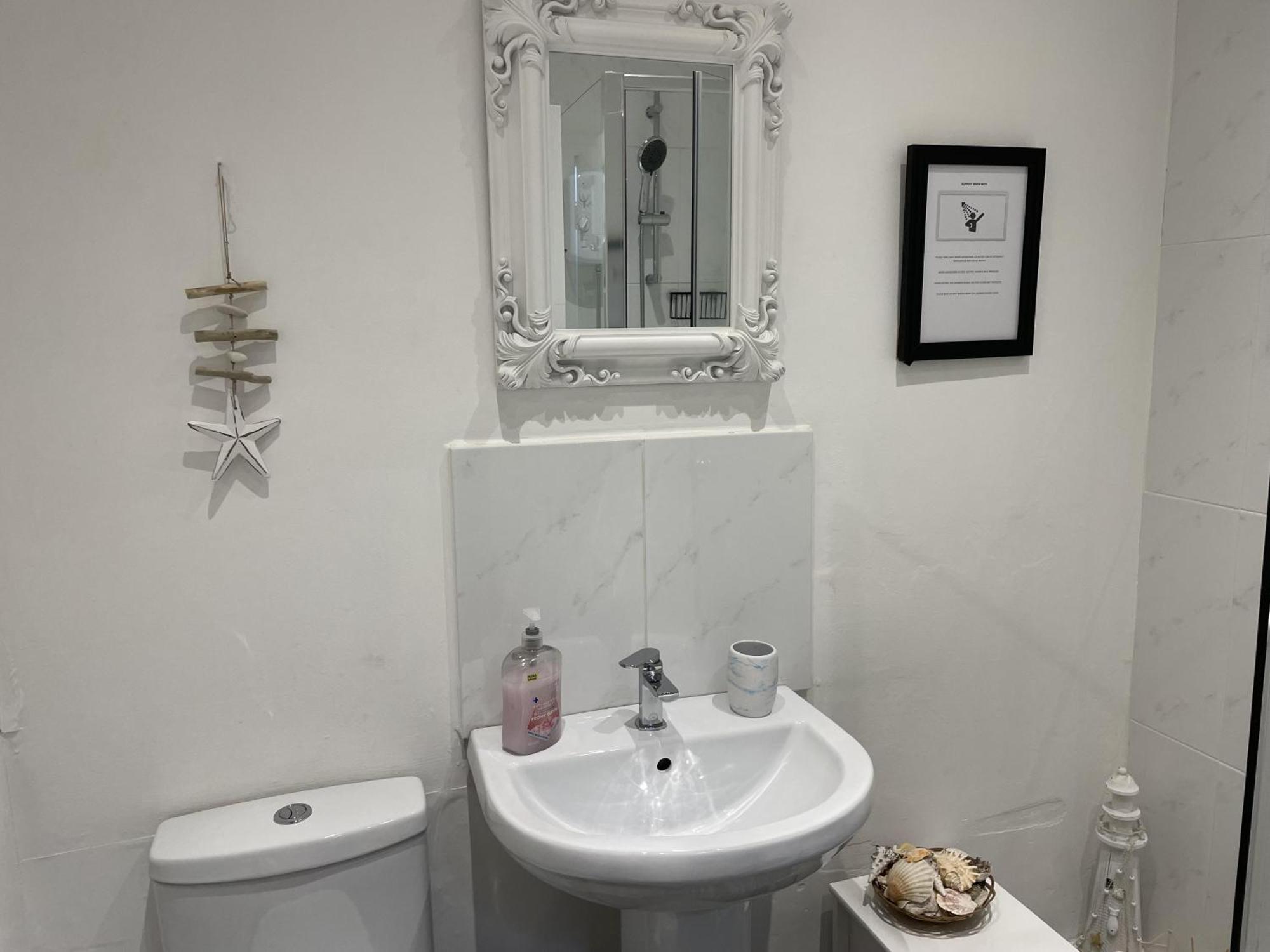Rose Apartment 2-Bed Town Centre Apartment In Ayr Eksteriør bilde